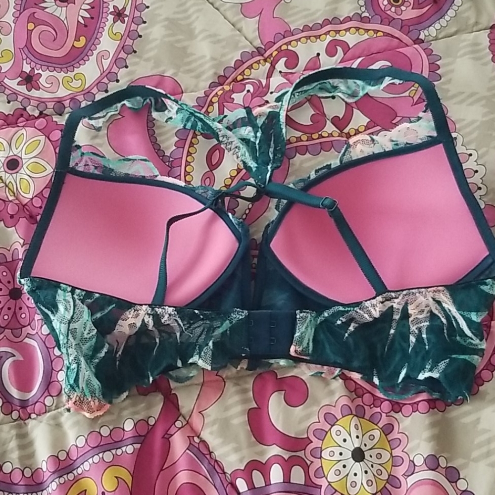Vs pink bra - Picture 2 of 2